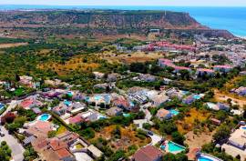 Urban plot with sea views in Praia da Luz, Lagos Urban plot with sea views in Praia da Luz, Lagos