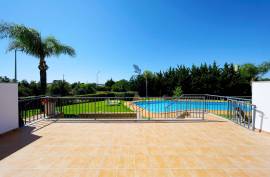 2 bedroom townhouse in condominium with swimming pool in Guia - Albufeira 2 bedroom townhouse in condominium with swimming pool in Guia - Albufeira
