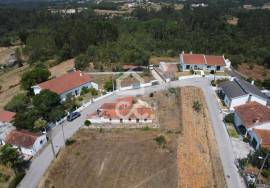 Single Storey House with Independent Entrances – Ideal for Housing and Investment in Anobra Single Storey House with Independent Entrances – Ideal for Housing and Investment in Anobra