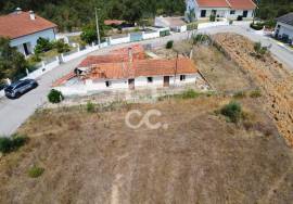 Single Storey House with Independent Entrances – Ideal for Housing and Investment in Anobra Single Storey House with Independent Entrances – Ideal for Housing and Investment in Anobra
