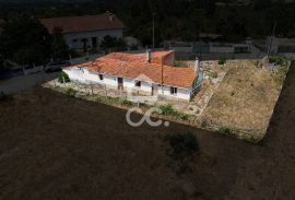 Single Storey House with Independent Entrances – Ideal for Housing and Investment in Anobra Single Storey House with Independent Entrances – Ideal for Housing and Investment in Anobra
