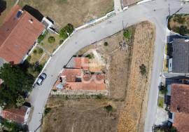 Single Storey House with Independent Entrances – Ideal for Housing and Investment in Anobra Single Storey House with Independent Entrances – Ideal for Housing and Investment in Anobra