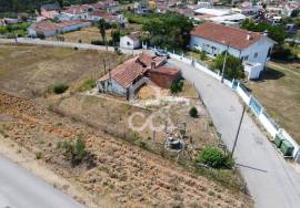 Single Storey House with Independent Entrances – Ideal for Housing and Investment in Anobra Single Storey House with Independent Entrances – Ideal for Housing and Investment in Anobra
