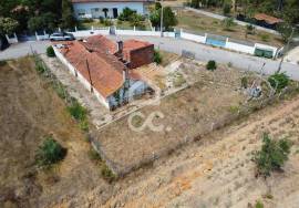 Single Storey House with Independent Entrances – Ideal for Housing and Investment in Anobra Single Storey House with Independent Entrances – Ideal for Housing and Investment in Anobra