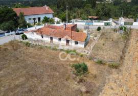 Single Storey House with Independent Entrances – Ideal for Housing and Investment in Anobra Single Storey House with Independent Entrances – Ideal for Housing and Investment in Anobra