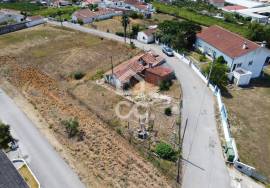 Single Storey House with Independent Entrances – Ideal for Housing and Investment in Anobra Single Storey House with Independent Entrances – Ideal for Housing and Investment in Anobra