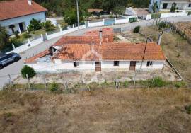 Single Storey House with Independent Entrances – Ideal for Housing and Investment in Anobra Single Storey House with Independent Entrances – Ideal for Housing and Investment in Anobra