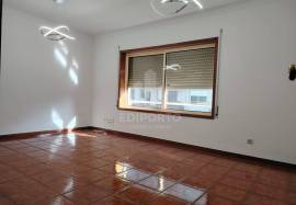 Fully Renovated 2 Fronts 2 Bedroom Apartment with Parking Space and Swimming Pool – Canidelo- Vila Nova de Gaia Fully Renovated 2 Fronts 2 Bedroom Apartment with Parking Space and Swimming Pool – Canidelo- Vila Nova de Gaia