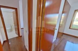 Fully Renovated 2 Fronts 2 Bedroom Apartment with Parking Space and Swimming Pool – Canidelo- Vila Nova de Gaia Fully Renovated 2 Fronts 2 Bedroom Apartment with Parking Space and Swimming Pool – Canidelo- Vila Nova de Gaia
