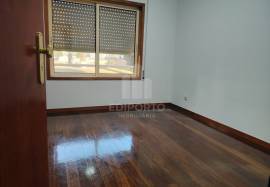 Fully Renovated 2 Fronts 2 Bedroom Apartment with Parking Space and Swimming Pool – Canidelo- Vila Nova de Gaia Fully Renovated 2 Fronts 2 Bedroom Apartment with Parking Space and Swimming Pool – Canidelo- Vila Nova de Gaia