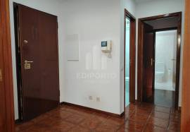 Fully Renovated 2 Fronts 2 Bedroom Apartment with Parking Space and Swimming Pool – Canidelo- Vila Nova de Gaia Fully Renovated 2 Fronts 2 Bedroom Apartment with Parking Space and Swimming Pool – Canidelo- Vila Nova de Gaia