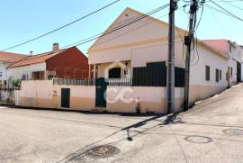 3 bedroom villa with patio and garage in Cintrão, Bombarral - Excellent potential for appreciation.