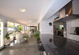 2-Bed. Villa with Pool and Garden