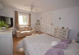 2-Bed. Villa with Pool and Garden