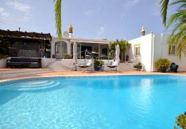 2-Bed. Villa with Pool and Garden