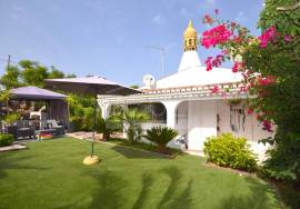 2-Bed. Villa with Pool and Garden