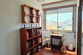 Furnished and equipped 3 bedroom apartment for rent in Rua de Júlio Dinis Porto Furnished and equipped 3 bedroom apartment for rent in Rua de Júlio Dinis Porto
