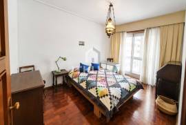 Furnished and equipped 3 bedroom apartment for rent in Rua de Júlio Dinis Porto