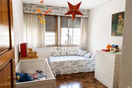 Furnished and equipped 3 bedroom apartment for rent in Rua de Júlio Dinis Porto Furnished and equipped 3 bedroom apartment for rent in Rua de Júlio Dinis Porto