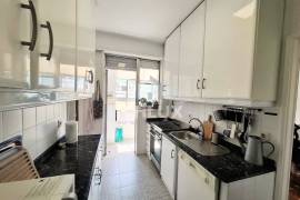 Furnished and equipped 3 bedroom apartment for rent in Rua de Júlio Dinis Porto Furnished and equipped 3 bedroom apartment for rent in Rua de Júlio Dinis Porto