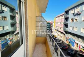 Fantastic Refurbished 2 Bedroom Apartment in the Center of Sacavém Fantastic Refurbished 2 Bedroom Apartment in the Center of Sacavém