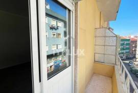 Fantastic Refurbished 2 Bedroom Apartment in the Center of Sacavém Fantastic Refurbished 2 Bedroom Apartment in the Center of Sacavém