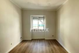 Fantastic Refurbished 2 Bedroom Apartment in the Center of Sacavém Fantastic Refurbished 2 Bedroom Apartment in the Center of Sacavém
