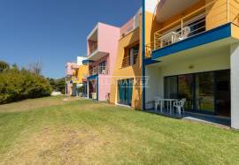 T0 apartment located on the ground floor of the 4-star tourist complex of Orada located in the Marina of Albufeira