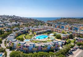 T0 apartment located on the ground floor of the 4-star tourist complex of Orada located in the Marina of Albufeira