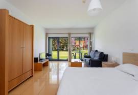 T0 apartment located on the ground floor of the 4-star tourist complex of Orada located in the Marina of Albufeira