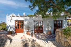 4 Bedroom Villa with Pool, Sea Views & 7,000 m² plot for sale in Moncarapacho 4 Bedroom Villa with Pool, Sea Views & 7,000 m² plot for sale in Moncarapacho