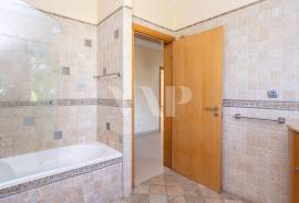 Fully Renovated 4+2 Bedroom Villa with Swimming Pool and Large Plot in Boliqueime