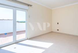 Fully Renovated 4+2 Bedroom Villa with Swimming Pool and Large Plot in Boliqueime
