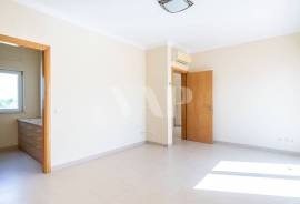 Fully Renovated 4+2 Bedroom Villa with Swimming Pool and Large Plot in Boliqueime
