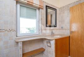 Fully Renovated 4+2 Bedroom Villa with Swimming Pool and Large Plot in Boliqueime
