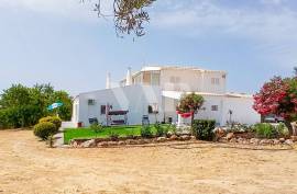 Fully Renovated 5 Bedroom Villa with Large Plot + Ruin, Loulé
