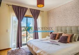 3 Bedroom Villa in Private Condominium with Pool and Garage for 3 Cars | Ferreiras – Albufeira