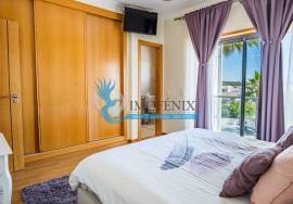 3 Bedroom Villa in Private Condominium with Pool and Garage for 3 Cars | Ferreiras – Albufeira