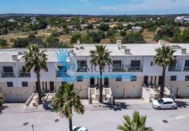 3 Bedroom Villa in Private Condominium with Pool and Garage for 3 Cars | Ferreiras – Albufeira