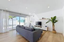 1+1 Bedroom Apartment with Private Courtyard, Barbecue and Garage Space in Alvor