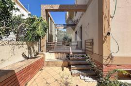 10-Bedroom En-Suite Villa with Guesthouse Potential in the Centre of Portimão 10-Bedroom En-Suite Villa with Guesthouse Potential in the Centre of Portimão