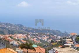 LAND + HOUSE IN CÂMARA DE LOBOS LAND + HOUSE IN CÂMARA DE LOBOS