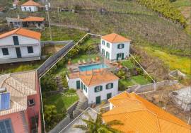 LAND + HOUSE IN CÂMARA DE LOBOS LAND + HOUSE IN CÂMARA DE LOBOS