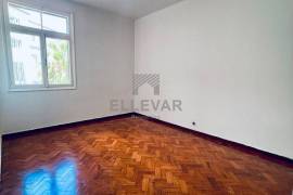 REFURBISHED 2 BEDROOM APARTMENT IN THE CENTER OF FUNCHAL REFURBISHED 2 BEDROOM APARTMENT IN THE CENTER OF FUNCHAL