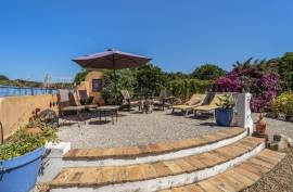 Faro – Character 6+1-bedroom quinta with pool and guest cottages Faro – Character 6+1-bedroom quinta with pool and guest cottages