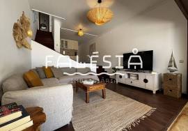 QUINTA DO POÇO - UPDATED TOWNHOUSE WITH 2 PRIVATE PATIO SPACES AND A SHARED POOL