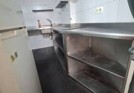 Soundproofed room with smoke release Soundproofed room with smoke release