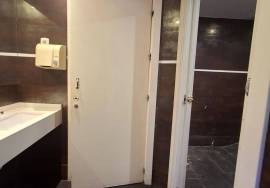 Soundproofed room with smoke release Soundproofed room with smoke release