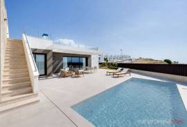 Detached villa in Mutxamel with sea views, private pool and solarium