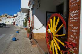 Ferragudo, Restaurant with license 